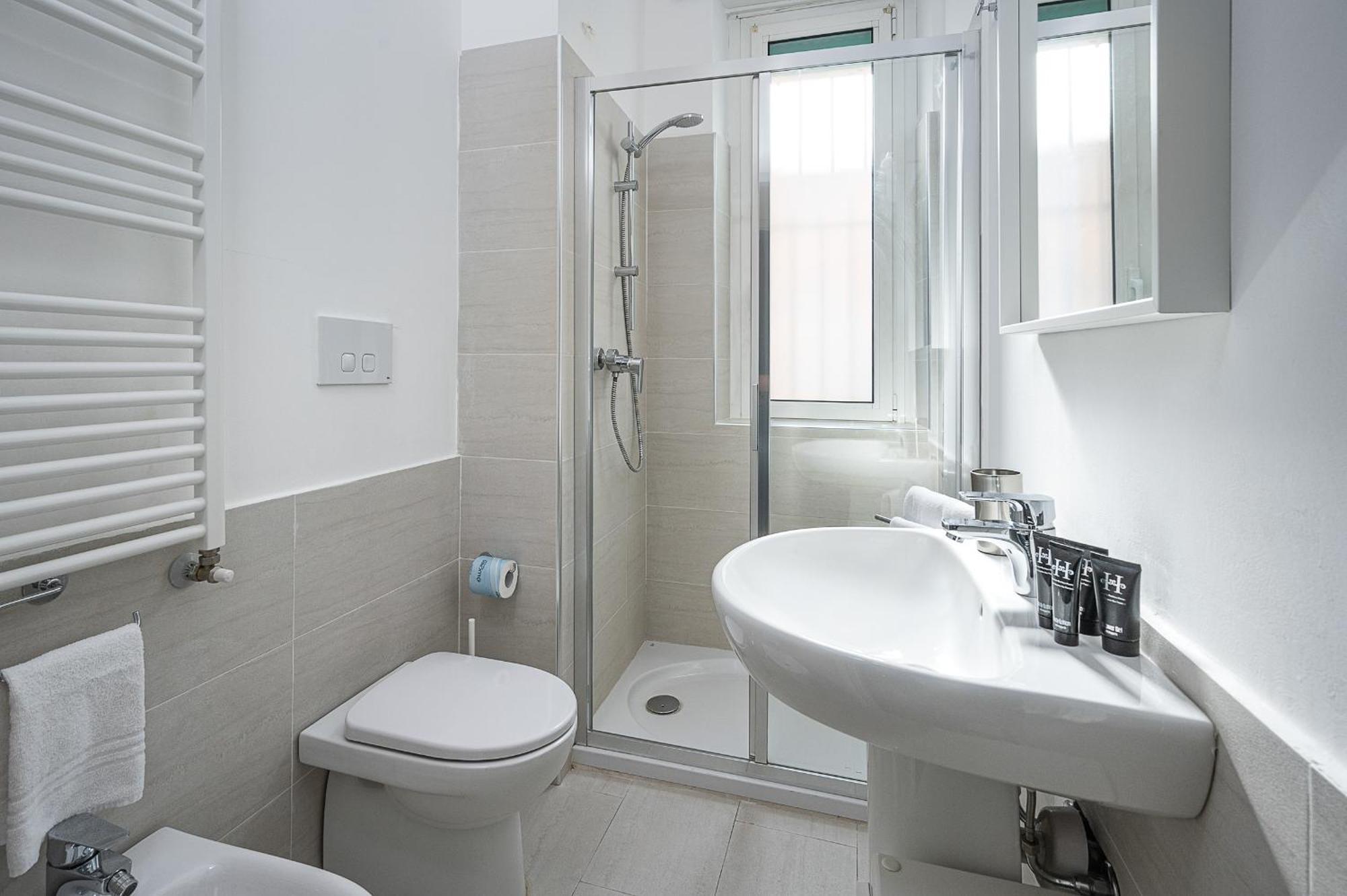 Classbnb - Ampio Appartamento A 1Km Da Citylife Milan Luaran gambar